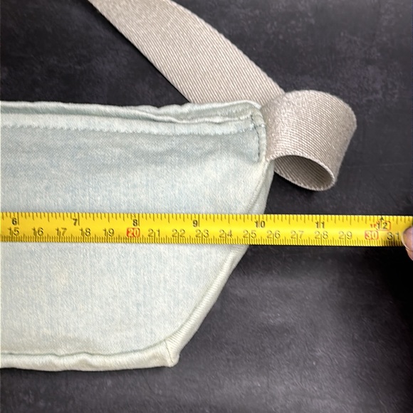 Levi’s Denim PRIDE 🏳️‍🌈 Fanny pack! - Picture 13 of 17